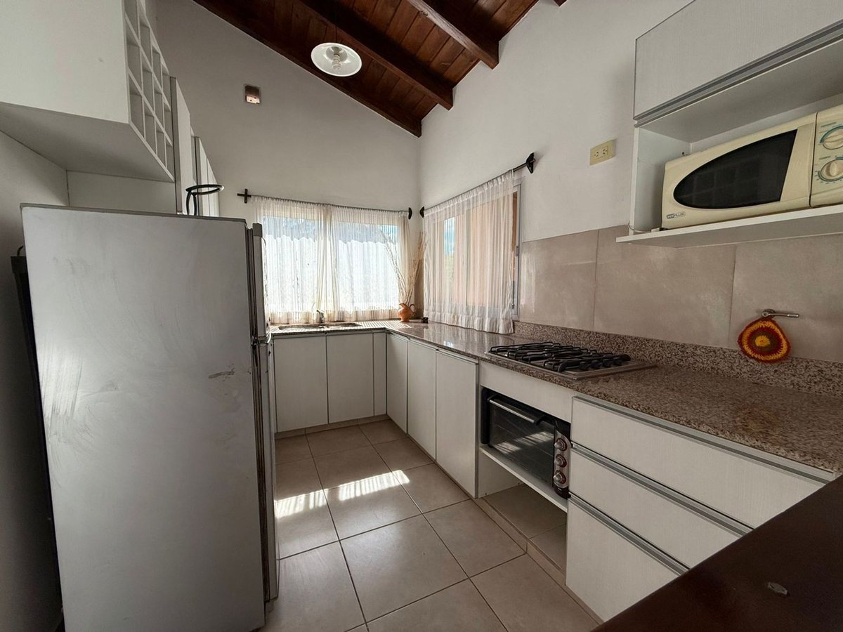 CASA EN VENTA SAN LUIS CON PILETA APTA CREDITO - foto 4