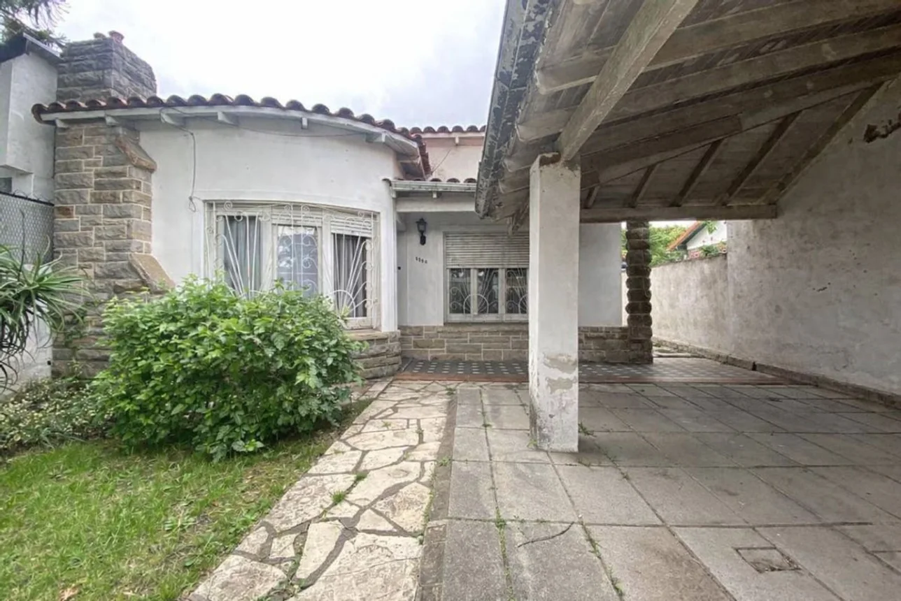 Casa de 4 ambientes en venta en Longchamps, Manuel Belgrano 1100