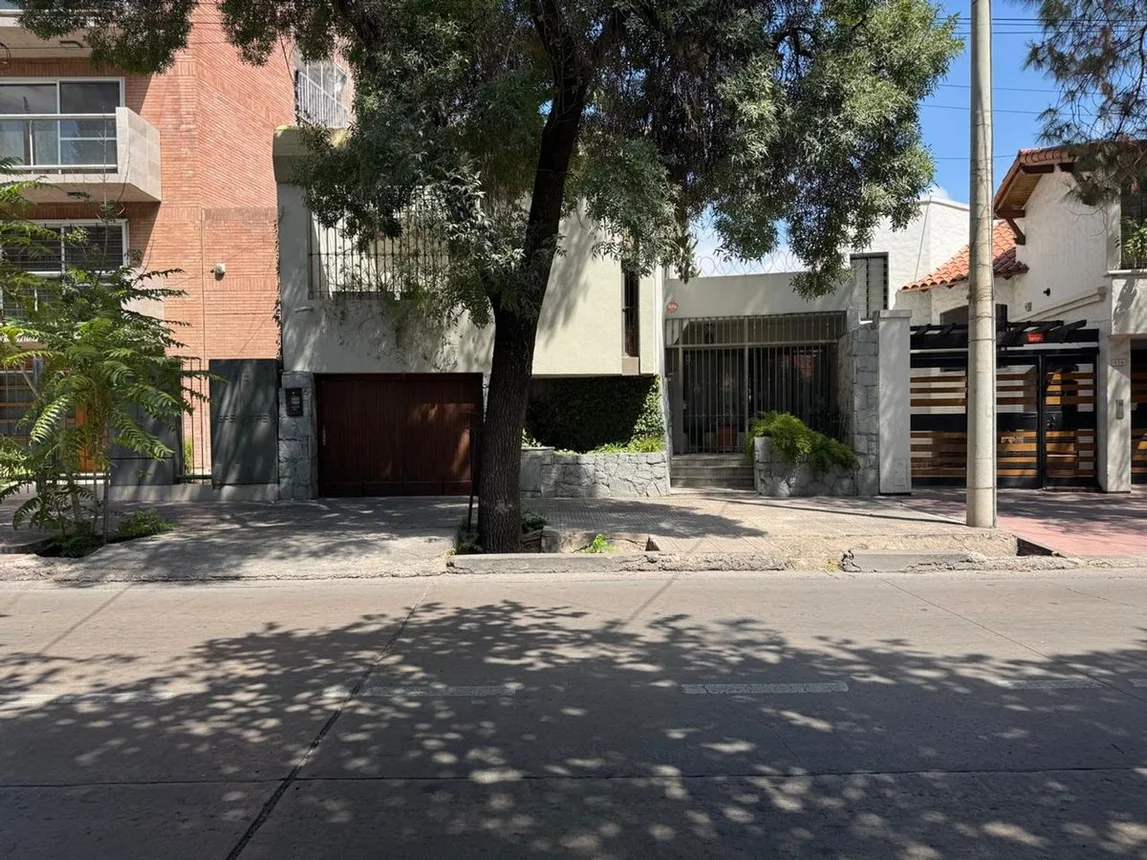 Casa de 6 ambientes en venta en Mendoza, Paso de los Andes 900, foto 2