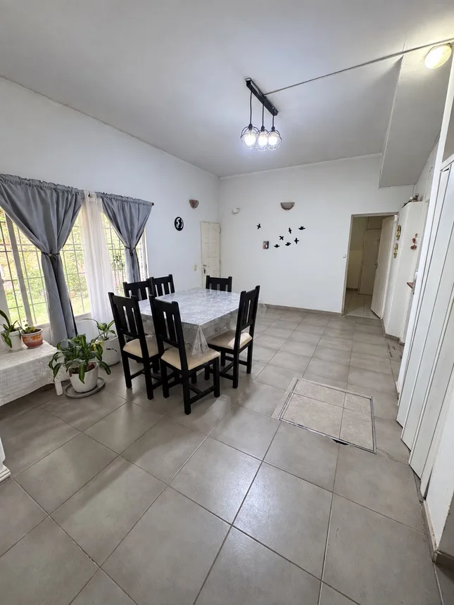 Casa de 5 ambientes en venta en Guaymallén, Quinquela Martín 4800