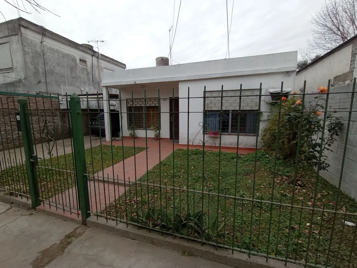 Casa de 3 ambientes en venta en Garín, Cayetano Bourdet 1200, foto 4