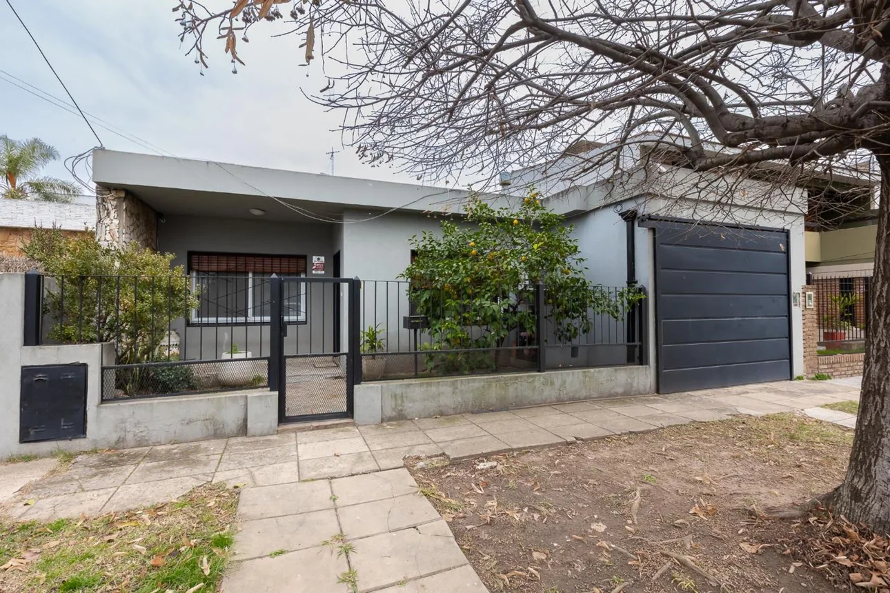 Casa de 3 ambientes en venta en Hurlingham, Aconcagua 1600