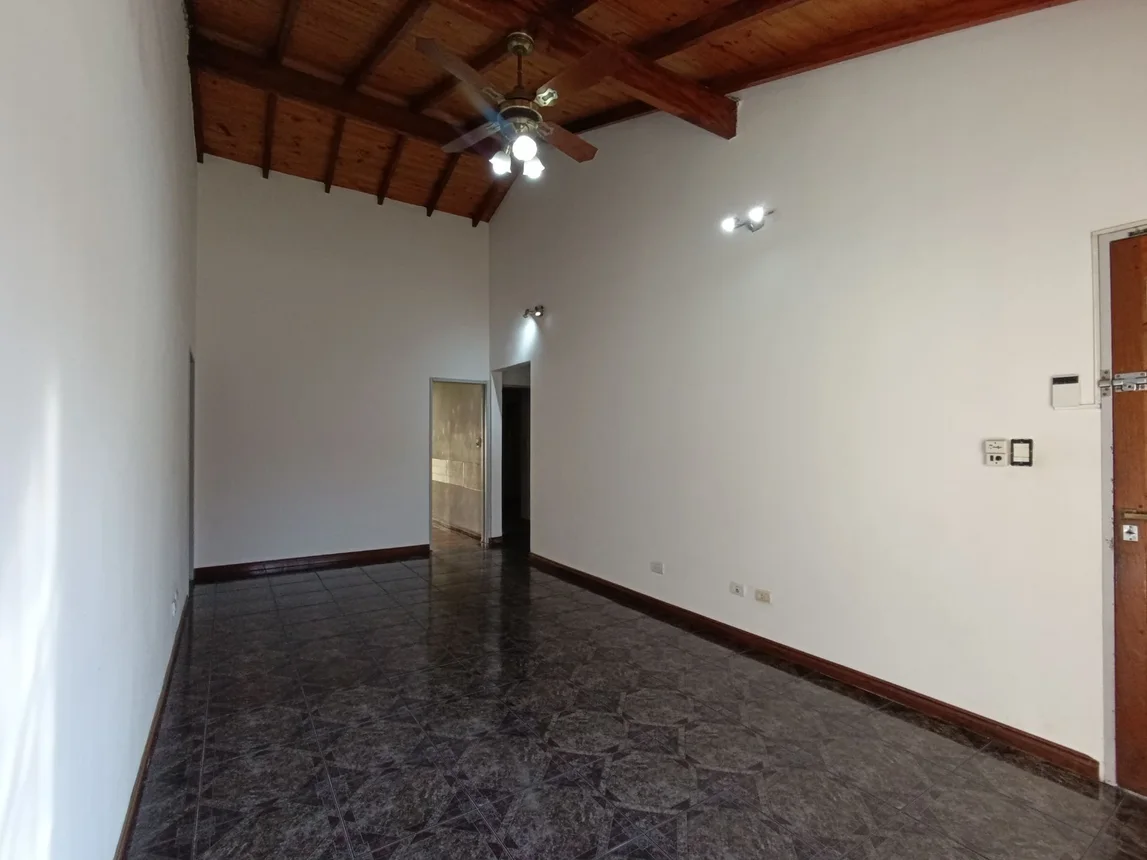 Venta casa 5 amb. parque y cocheras.castelar norte, foto 4