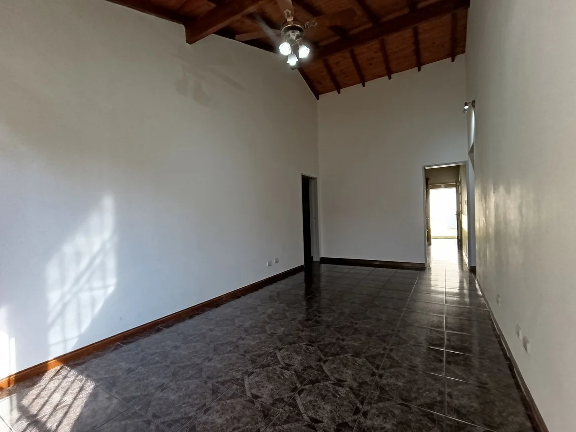 Venta casa 5 amb. parque y cocheras.castelar norte, foto 5