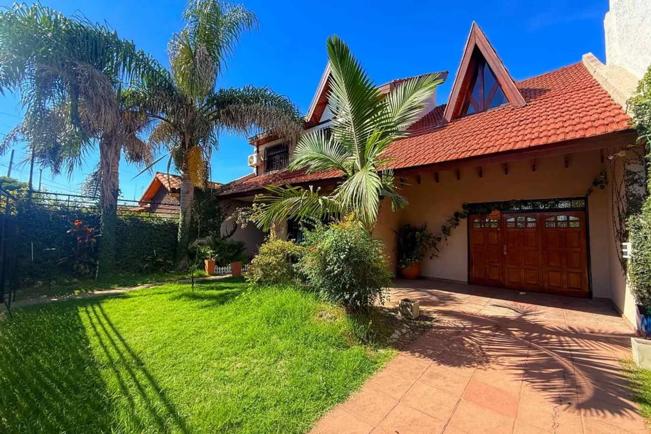 Casa en venta en Castelar, foto 2