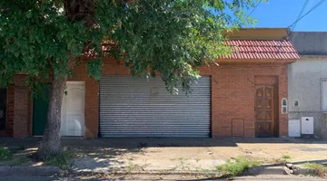 CASA MULTIFAMILIAR EN VENTA EN MATANZA C/LOCAL