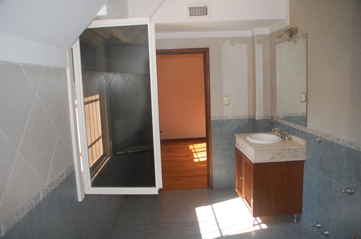 Foto 21 — VENTA CASA ACASSUSO 7 AMBIENTES JARDIN PILETA