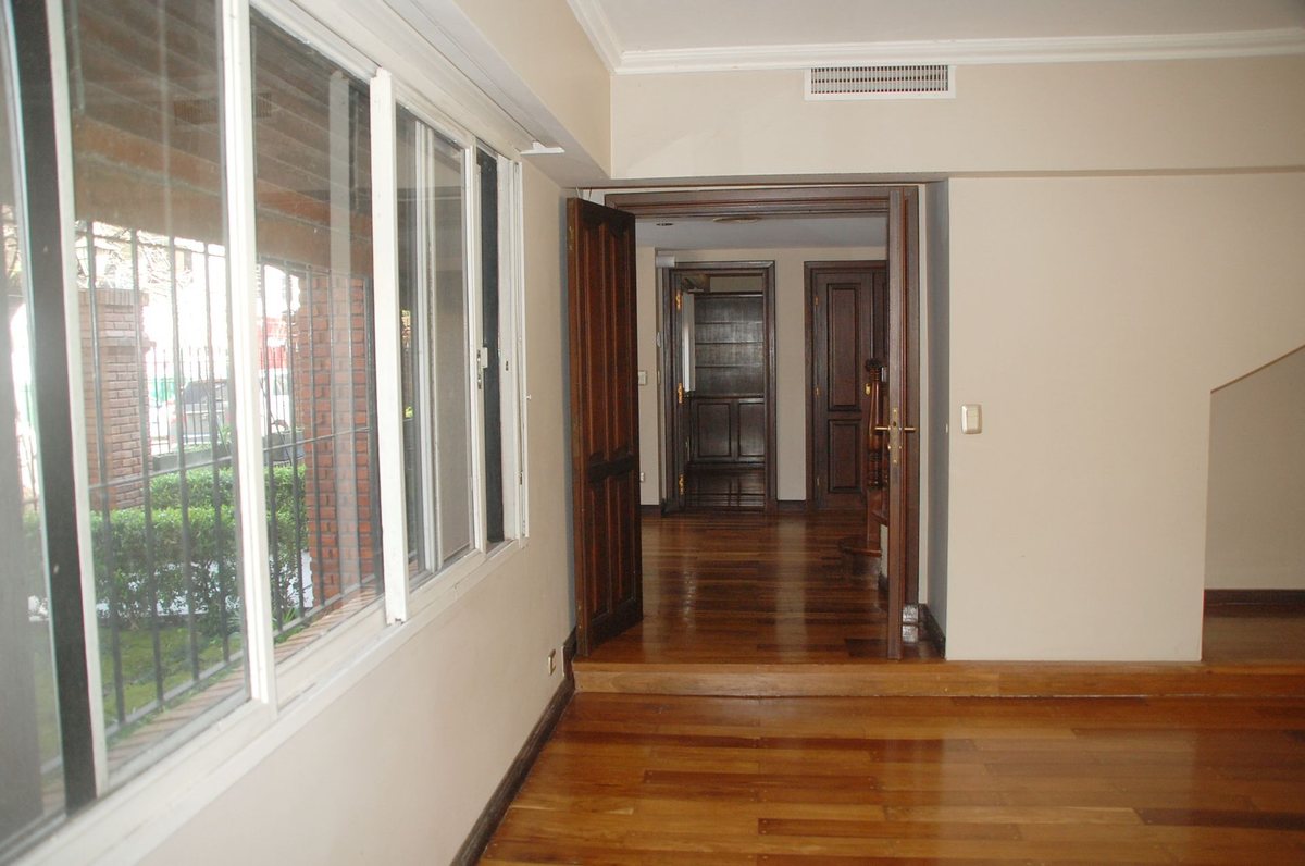 Foto 7 — VENTA CASA ACASSUSO 7 AMBIENTES JARDIN PILETA