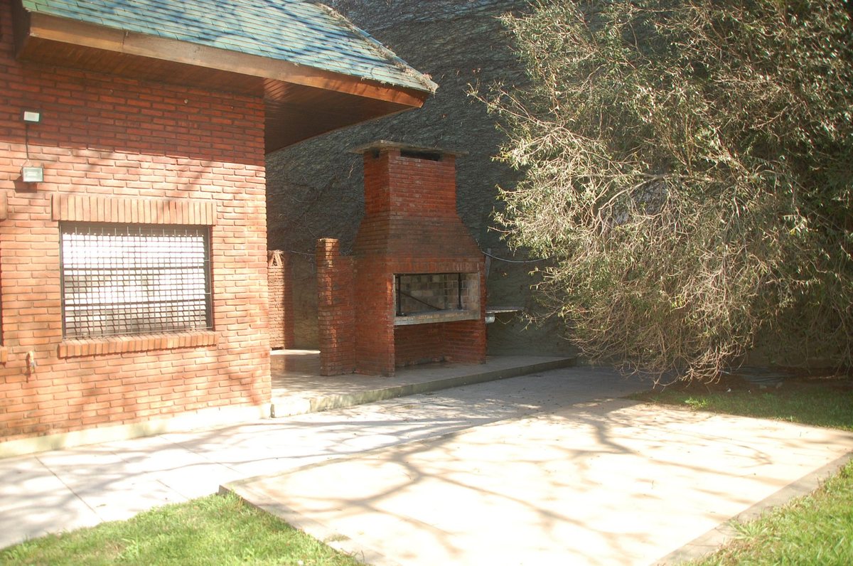 Foto 33 — VENTA CASA ACASSUSO 7 AMBIENTES JARDIN PILETA