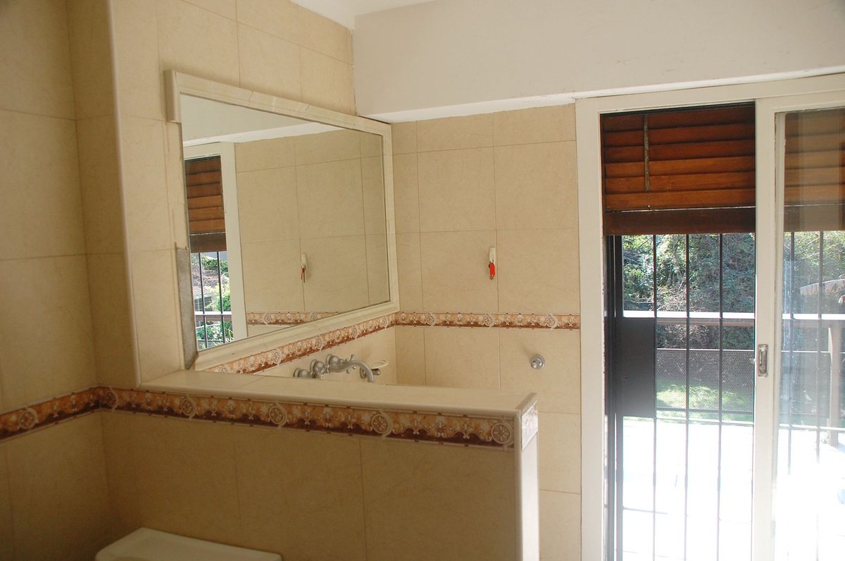 Foto 18 — VENTA CASA ACASSUSO 7 AMBIENTES JARDIN PILETA