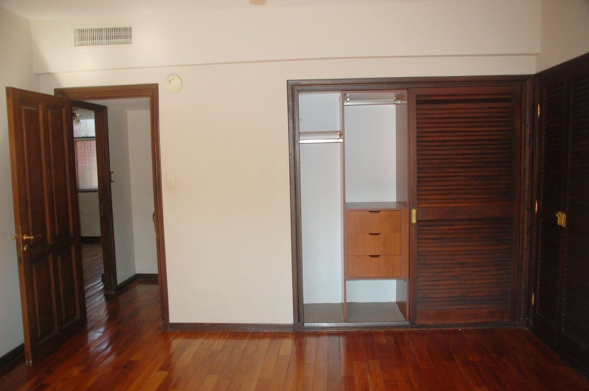 Foto 20 — VENTA CASA ACASSUSO 7 AMBIENTES JARDIN PILETA