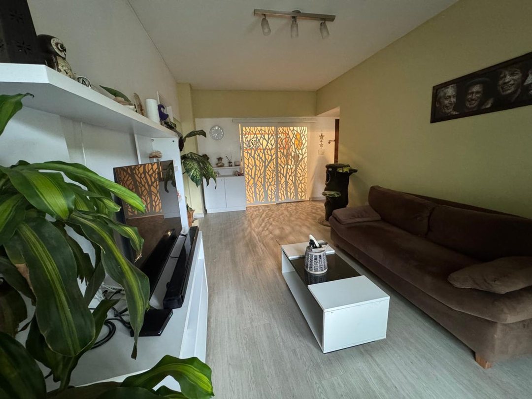 Venta 4 ambientes mas Escritorio y Balcón Corrido