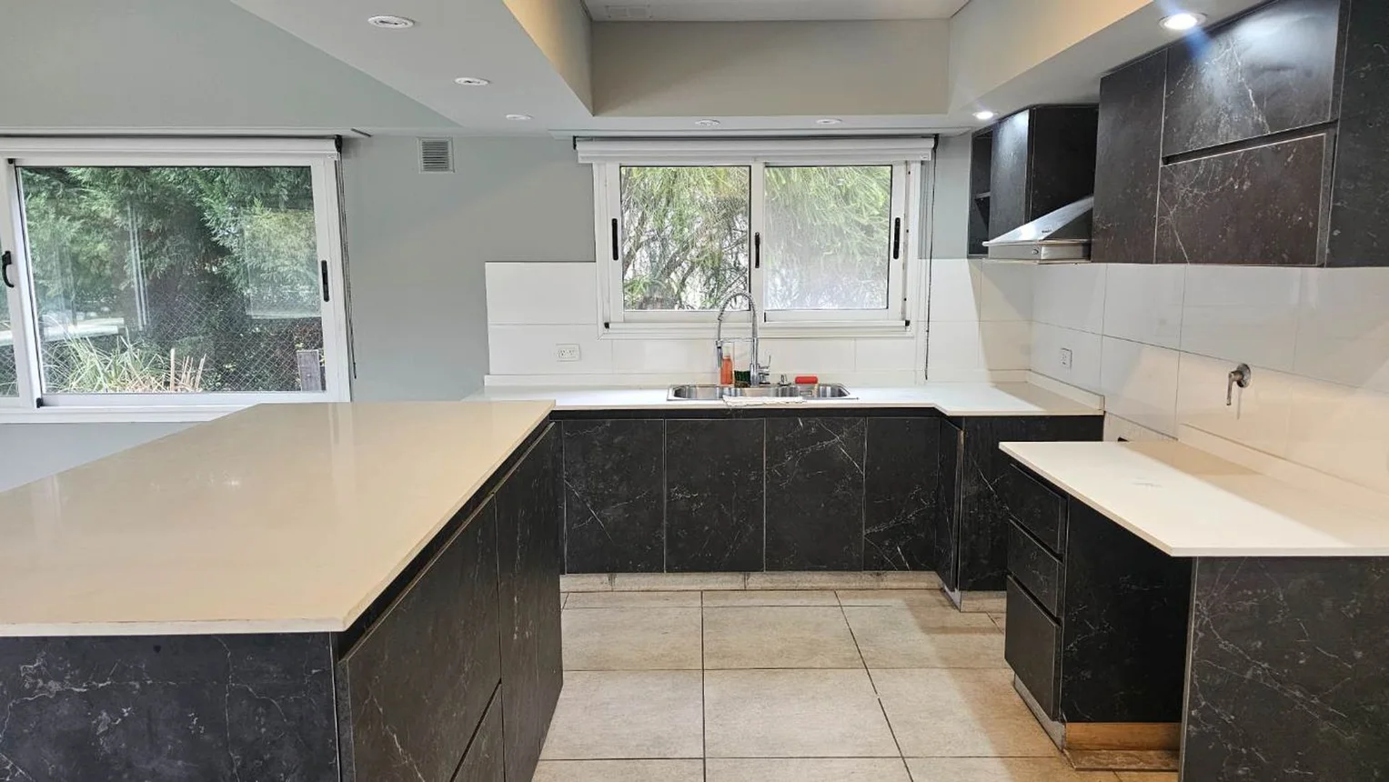 Casa de 5 ambientes en venta en Tristán Suárez, Blas Parera 1900, foto 5