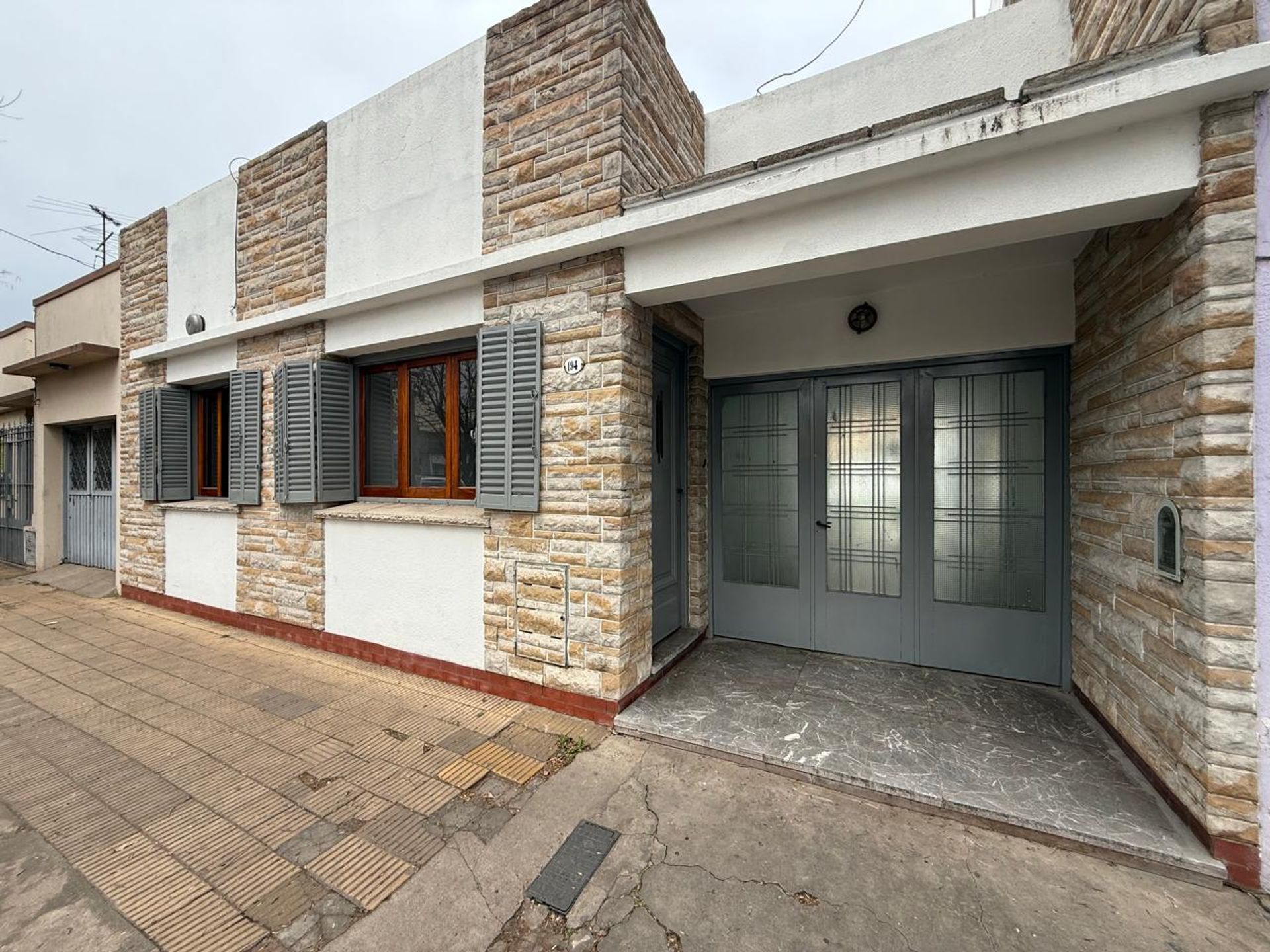 casa 4 amb en venta Llavallol con parque y cochera