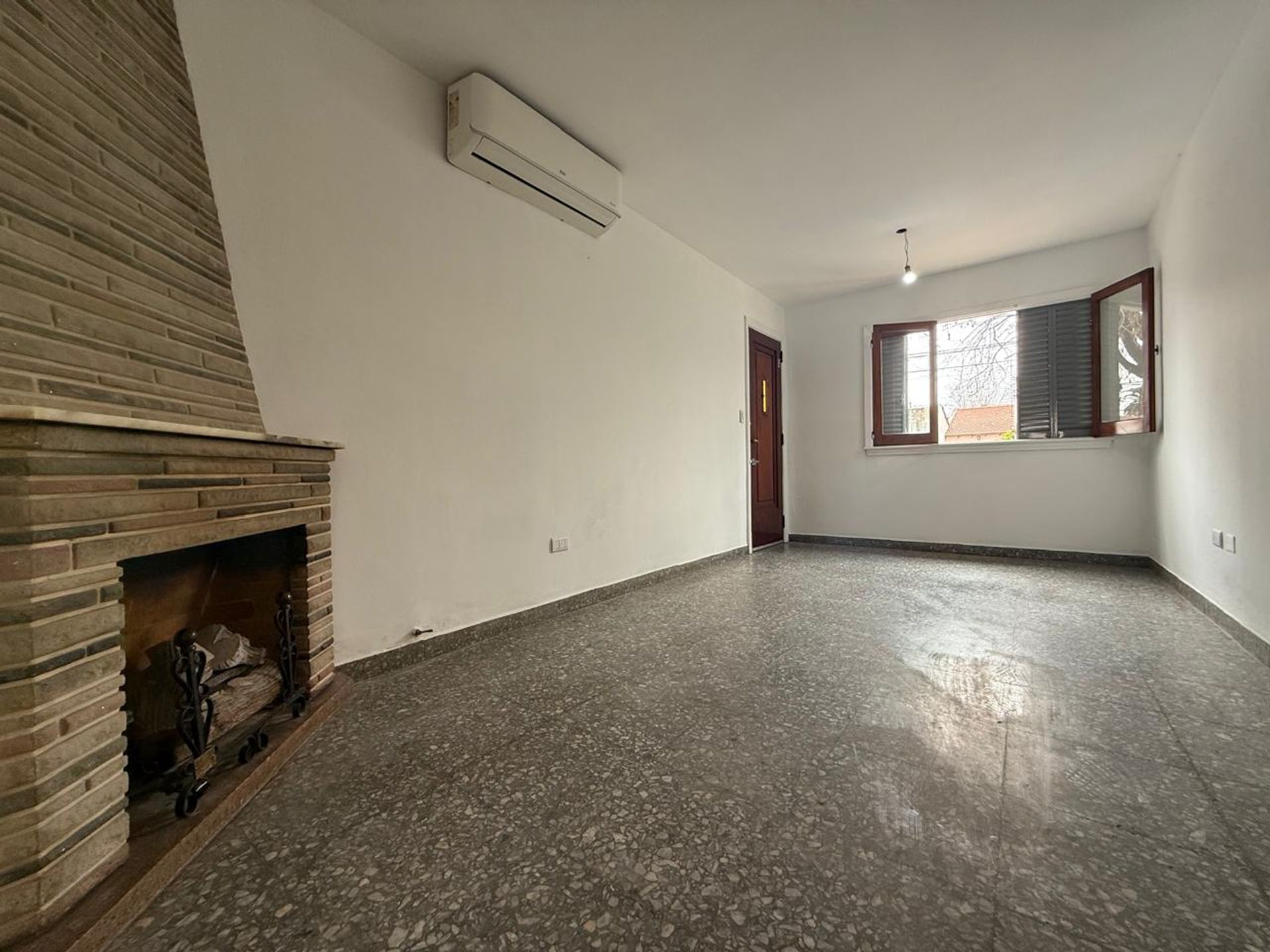 Foto 5 — casa 4 amb en venta Llavallol con parque y cochera
