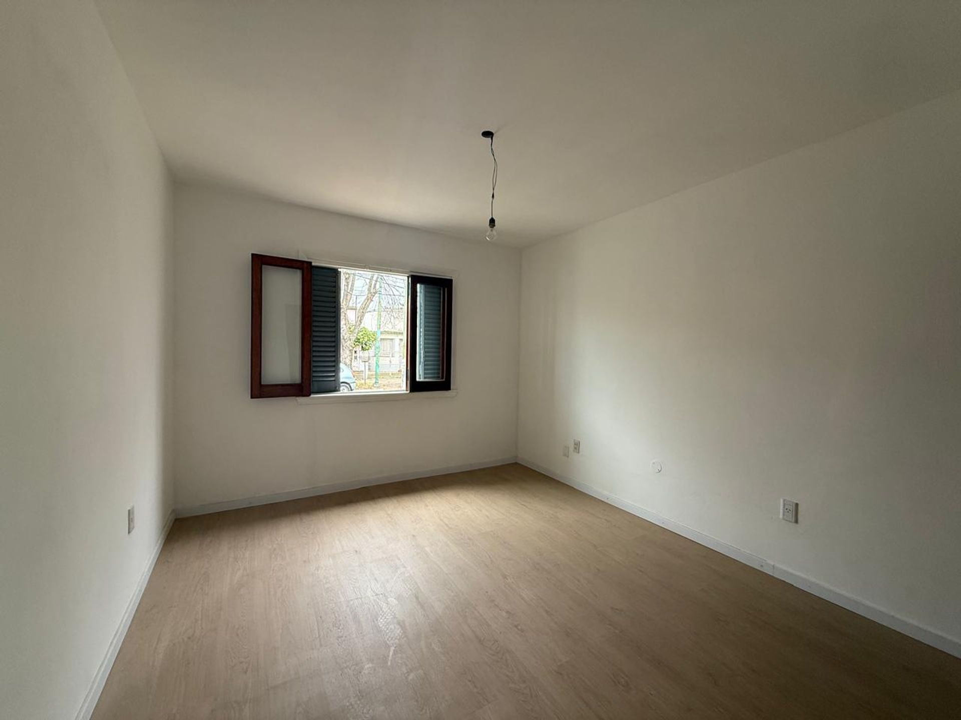 Foto 10 — casa 4 amb en venta Llavallol con parque y cochera