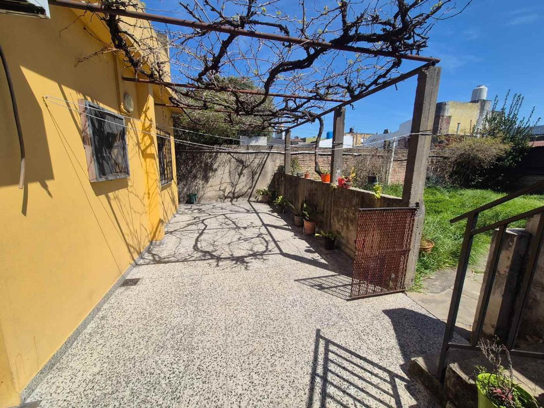 VENTA CASA TRES AMBIENTES TABLADA C/FDO Y TERRAZA