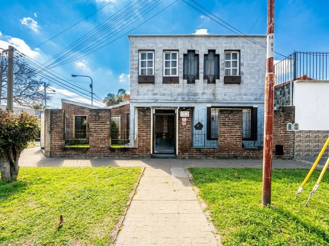 Casa de 4 ambientes en venta en San Justo, Argentina 3300, foto 2