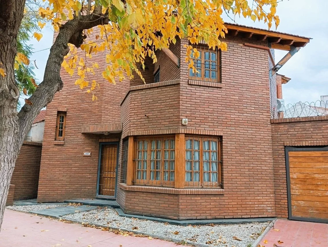 Casa en venta en Guaymallén, foto 2