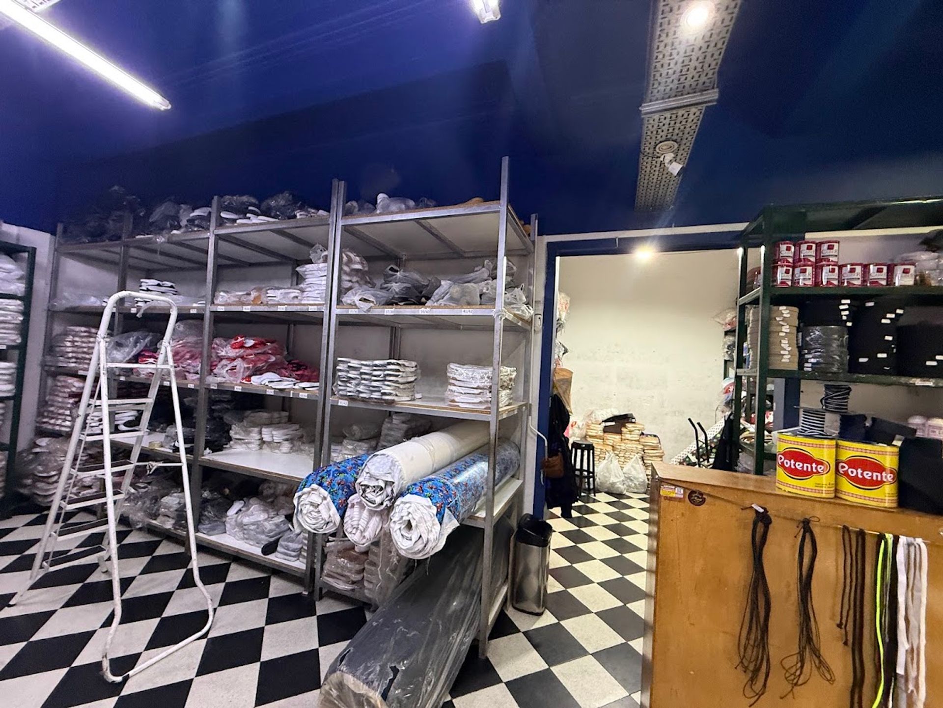 Foto 5 — ALQUILER LOCAL COMERCIAL AV GARAY Y BOEDO 120m2