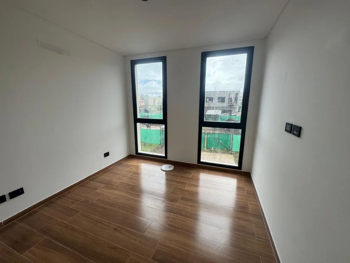 Casa dúplex en venta en Pilar, foto 4