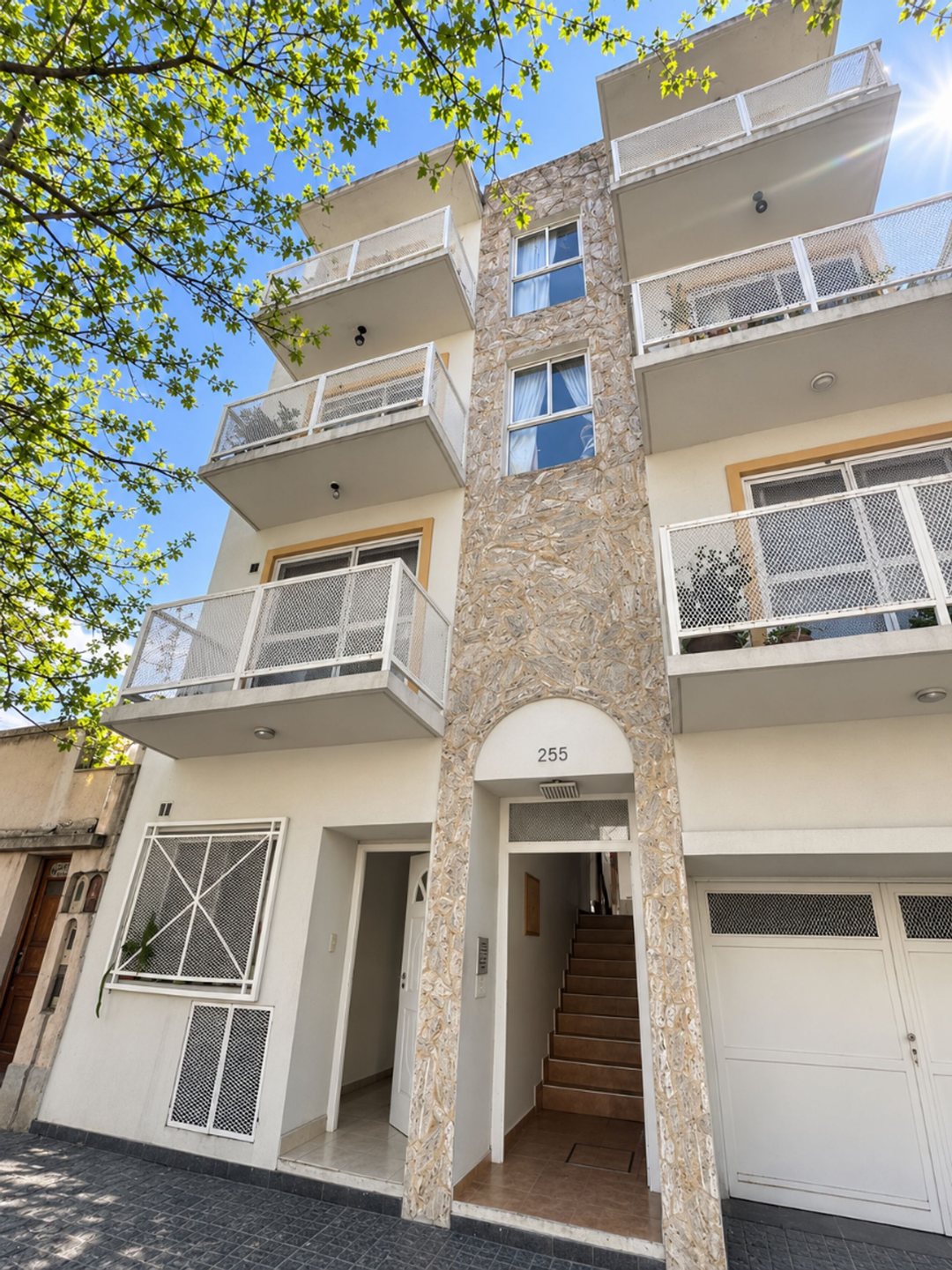 VENTA COCHERA EN R. DE ESCALADA DI GIORGIO 255