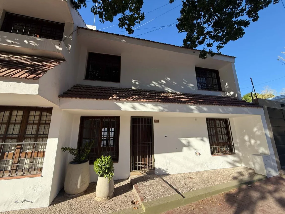 Dúplex de 4 ambientes en alquiler en Mendoza, Luzuriaga 100