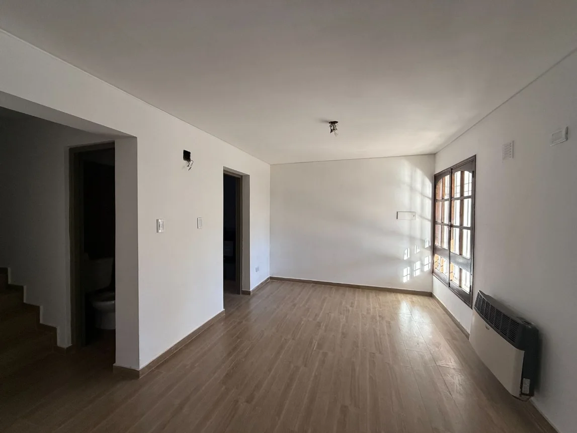 Dúplex de 4 ambientes en alquiler en Mendoza, Luzuriaga 100, foto 2