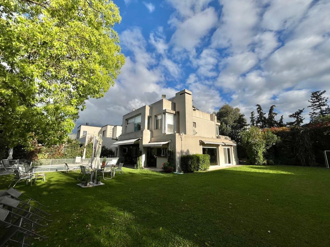 Venta Casa Moderna 2 Lotes - Country Miraflores