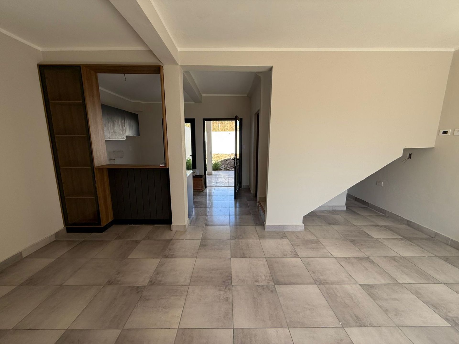 CASA DUPLEX A ESTRENAR EN VENTA VIA AURELIA 2 DORM - foto 2