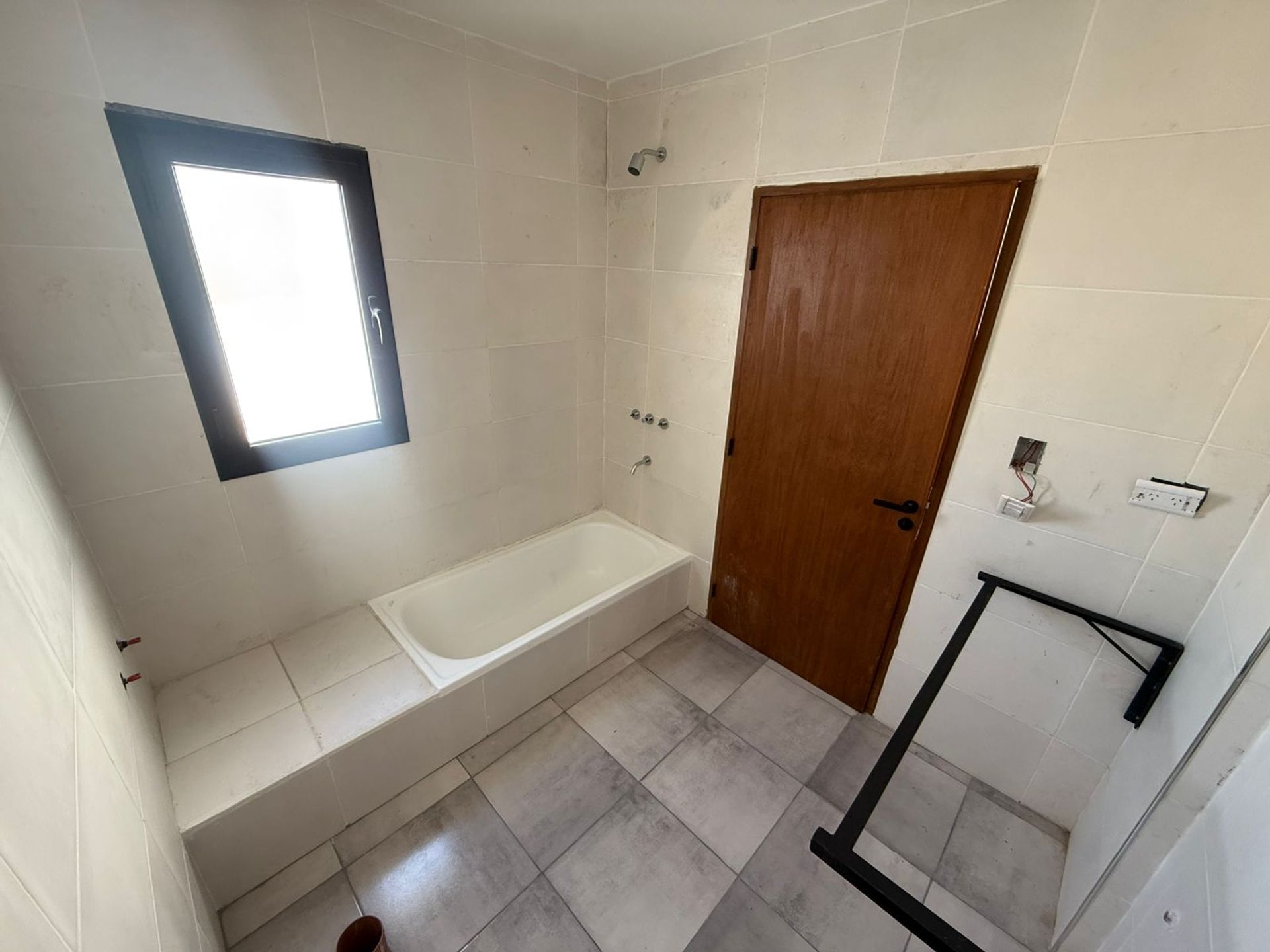 CASA DUPLEX A ESTRENAR EN VENTA VIA AURELIA 2 DORM - foto 11
