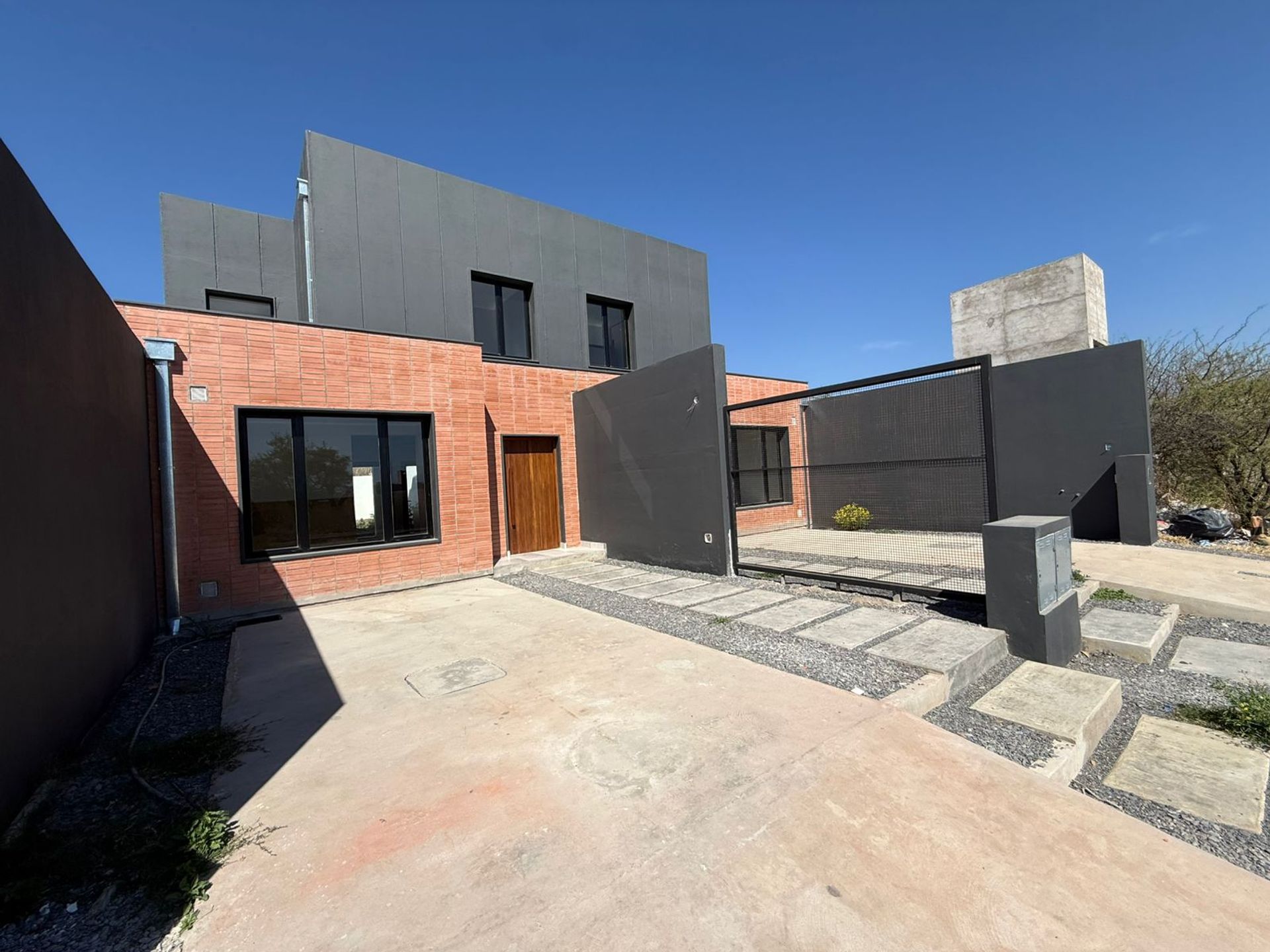 CASA DUPLEX A ESTRENAR EN VENTA VIA AURELIA 2 DORM - foto 17