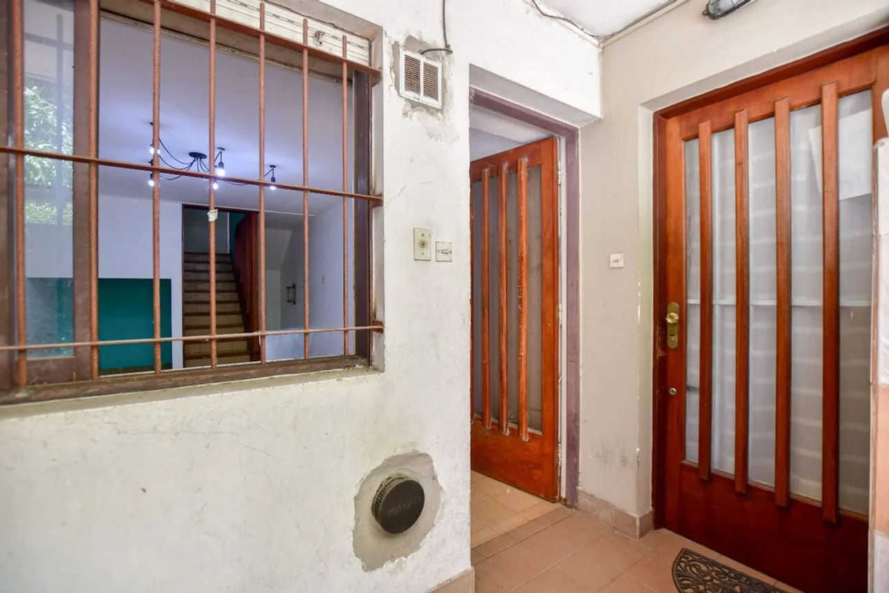 Casa tríplex en venta en La Plata