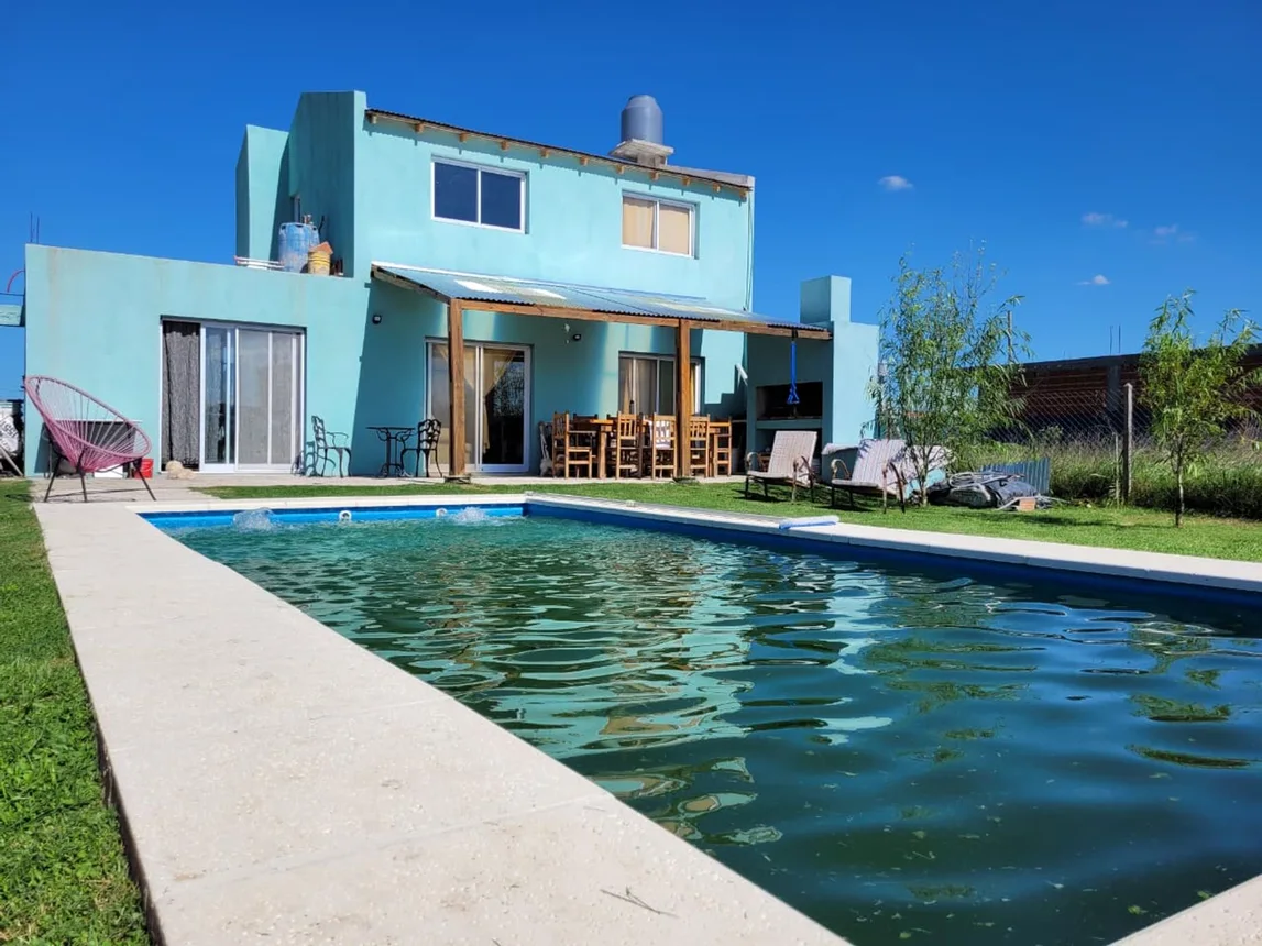 Casa de 4 ambientes en venta en Tristán Suárez, Roque Sáenz Peña 1300