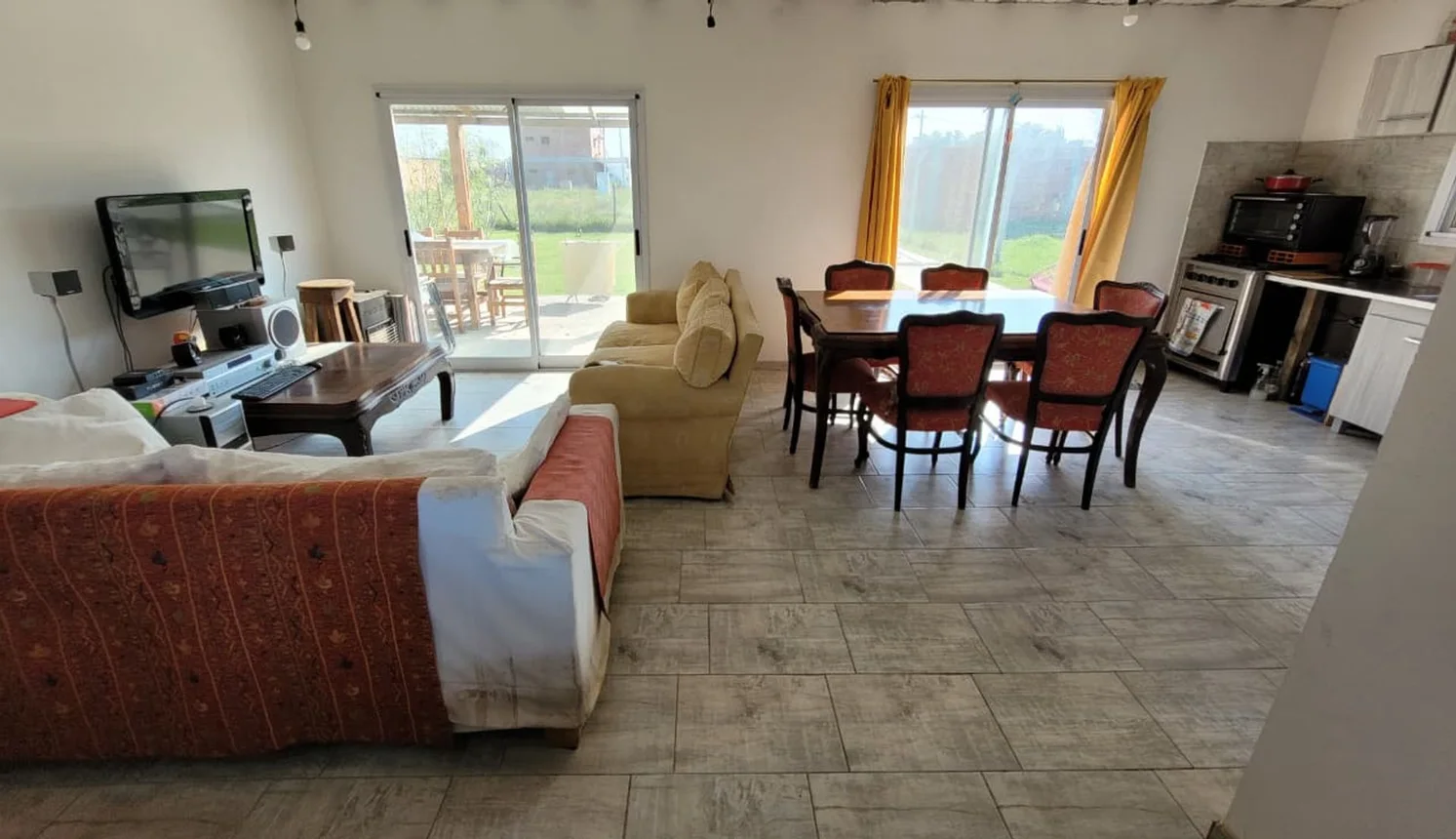 Casa de 4 ambientes en venta en Tristán Suárez, Roque Sáenz Peña 1300, foto 2