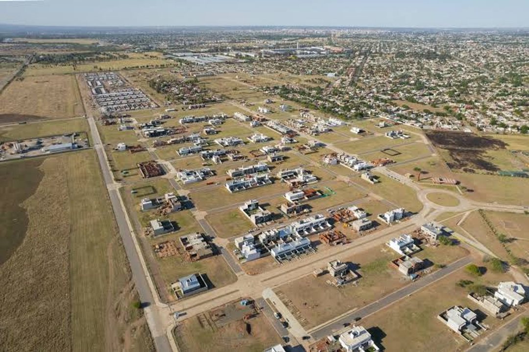 VENTA LOTE 478 M2 PAMPAS DE MANANTIALES