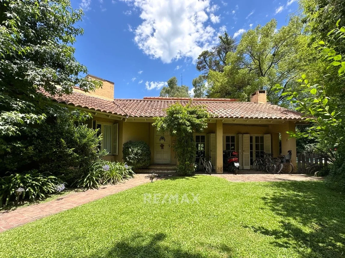 Casa en alquiler en Pilar