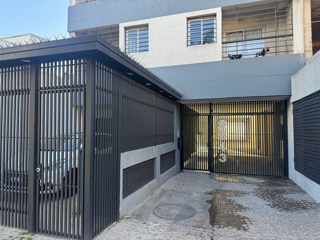 VENTA DEPARTAMENTO DOS AMBIENTES CASEROS LUMINOSO