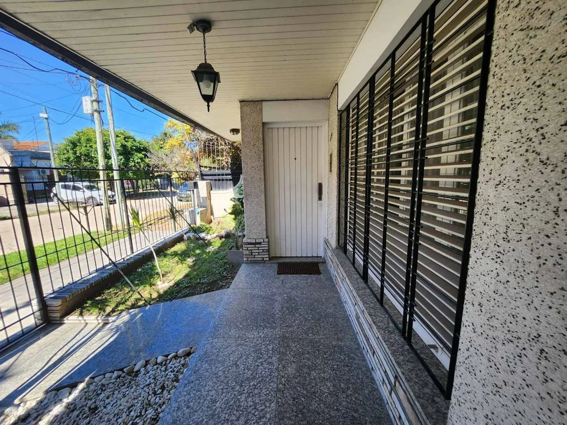 Casa en venta en Bernal Oeste, foto 2