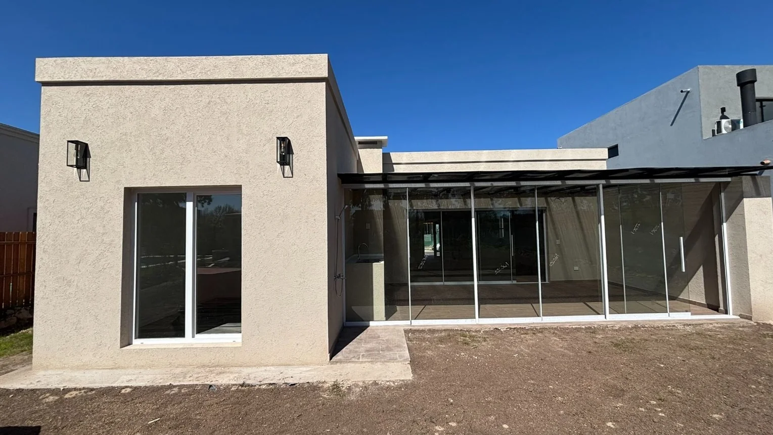 Casa de 6 ambientes en venta en Benavídez, Arribeños 1600, foto 2