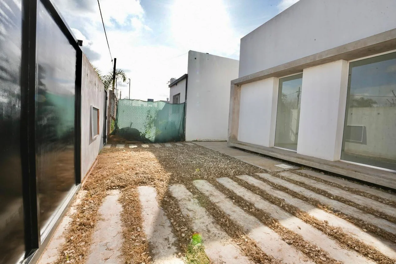 Casa en venta en La Plata, foto 2