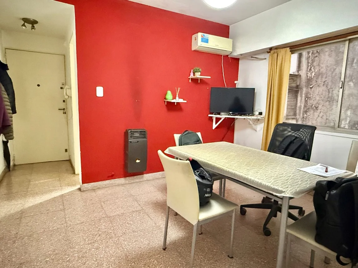Departamento de 3 ambientes en venta en San Telmo, Piedras 1200