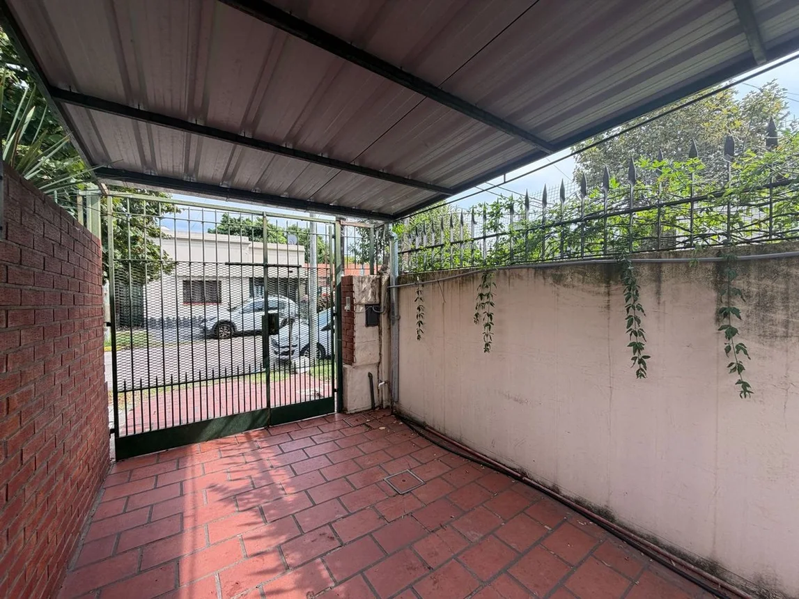Casa de 3 ambientes en venta en Temperley, Humberto Primero 100, foto 4