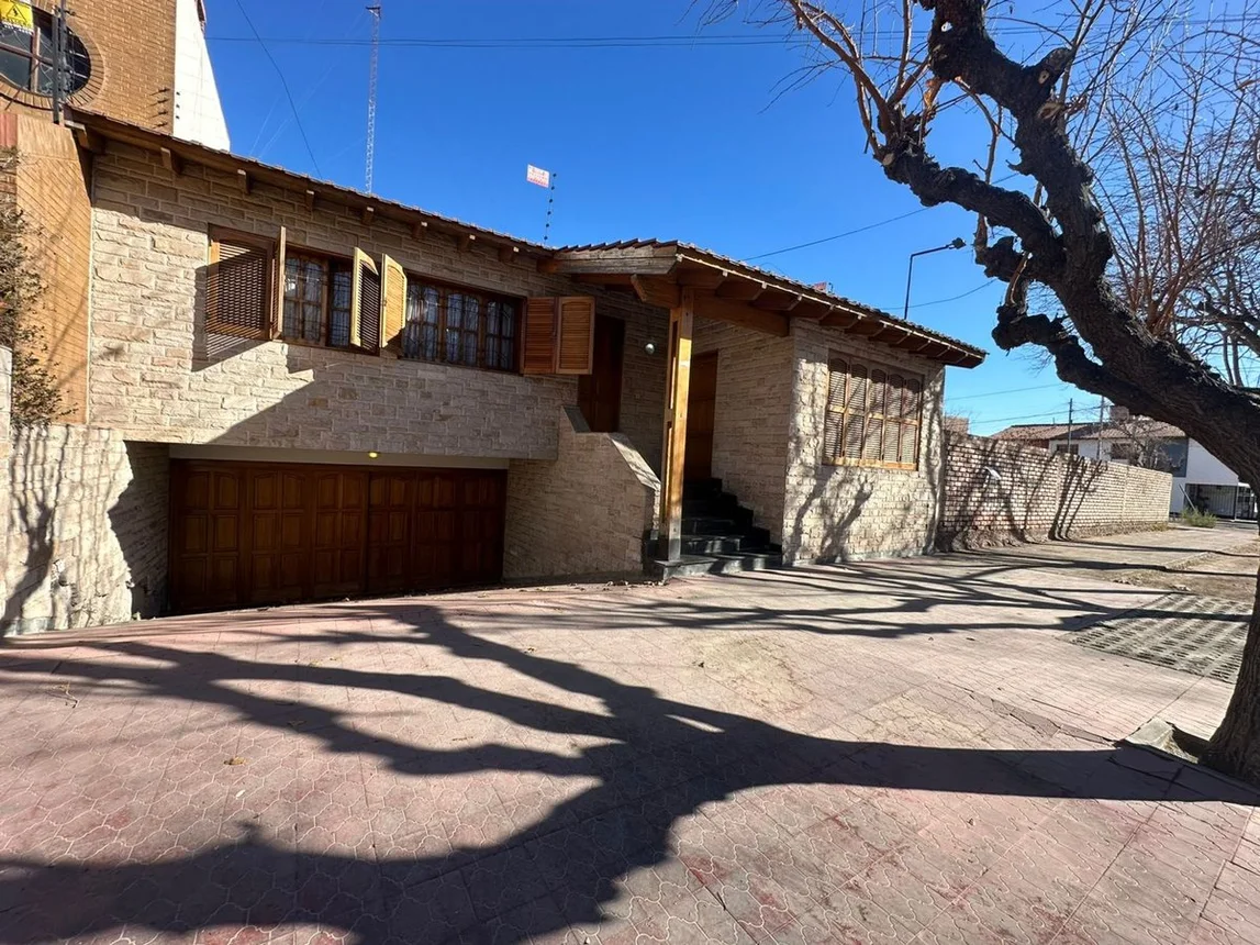 Casa en venta en Guaymallén, foto 2