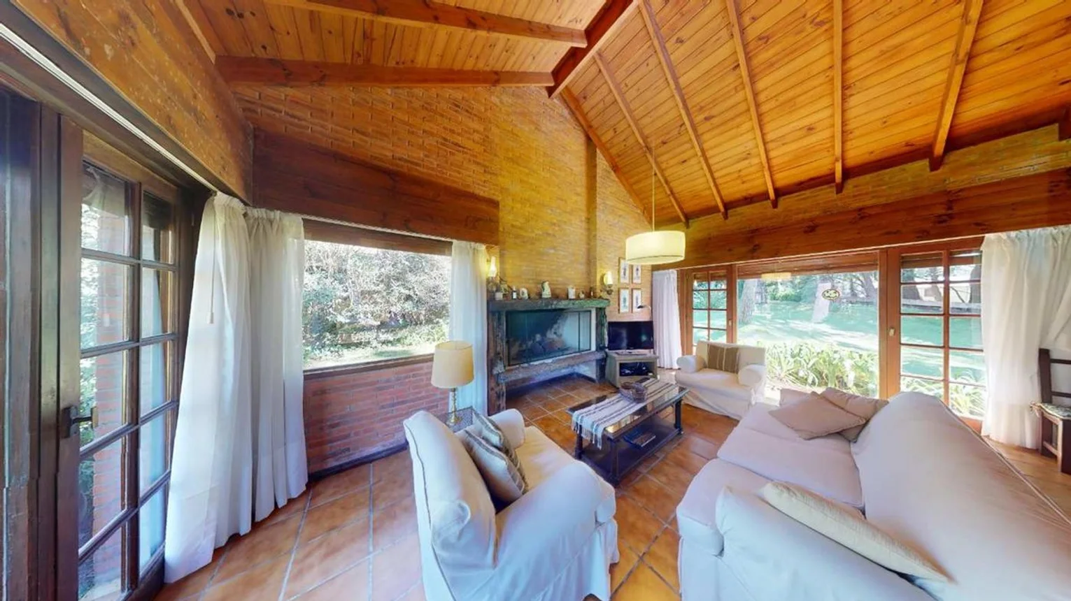 Casa de 5 ambientes en venta en Pinamar, Laertes 700, foto 3