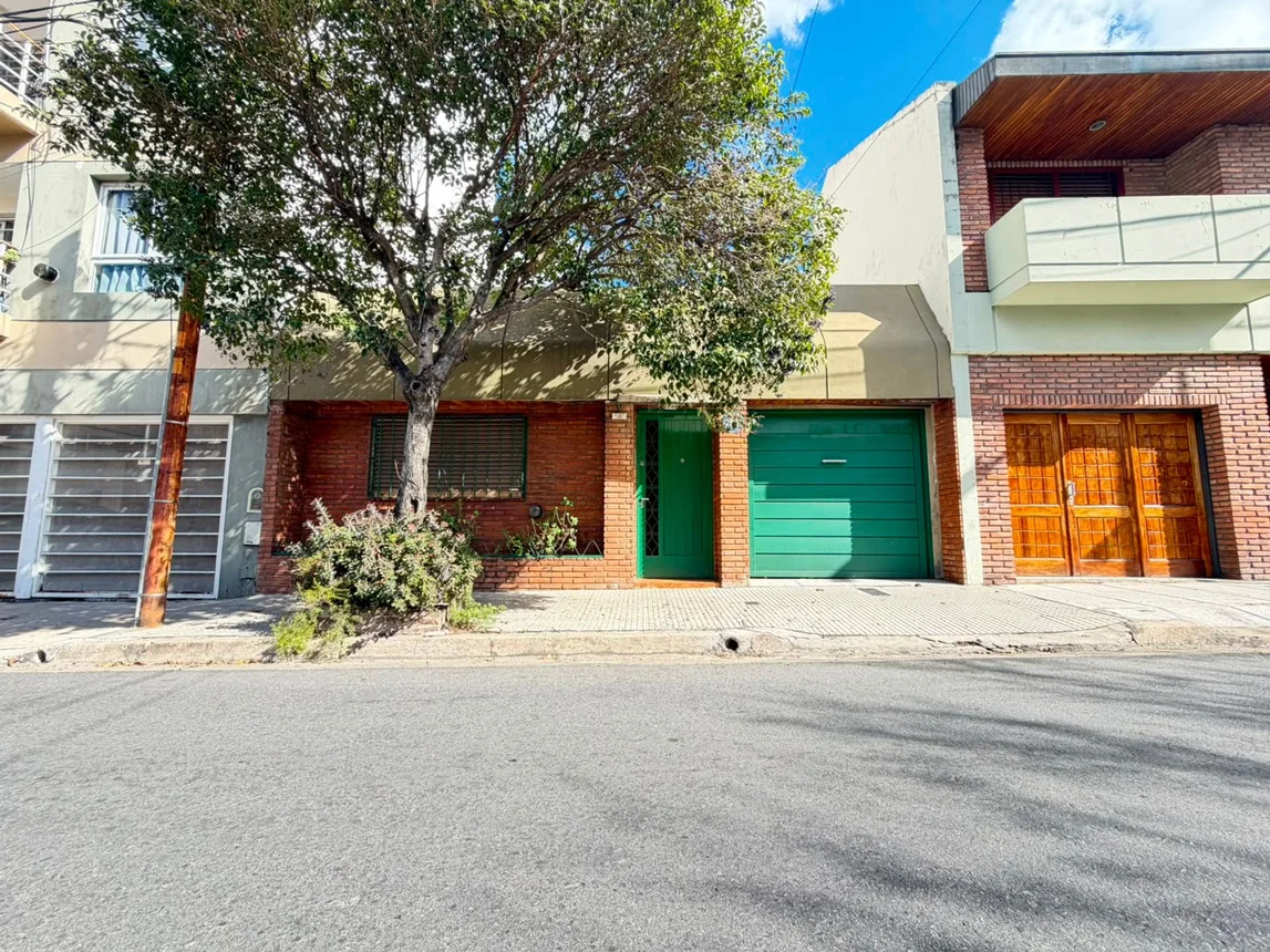 Casa de 4 ambientes en venta en Villa Urquiza, Pasaje Achega 2900