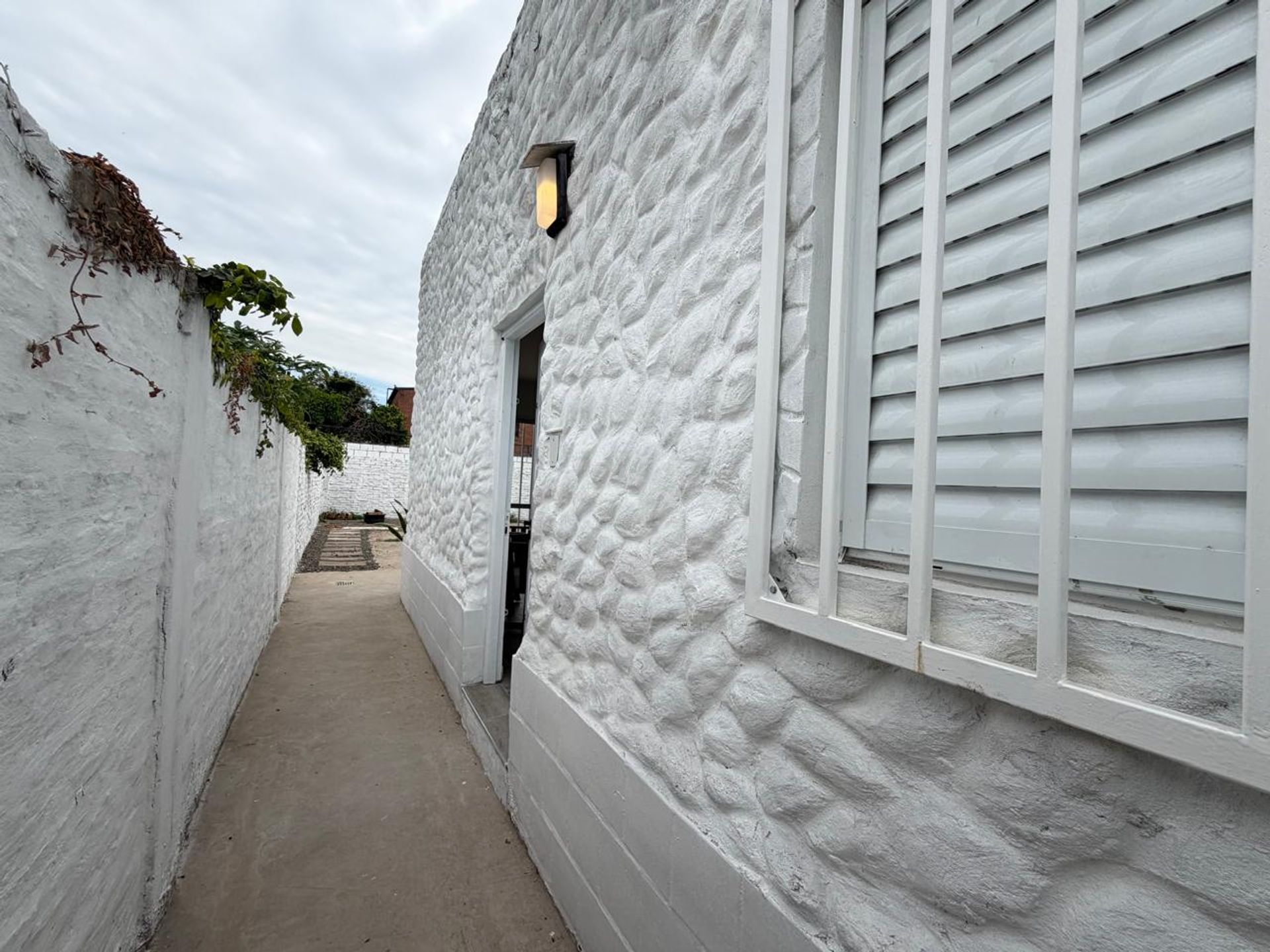 Casa interna con amplio patio - refaccionada