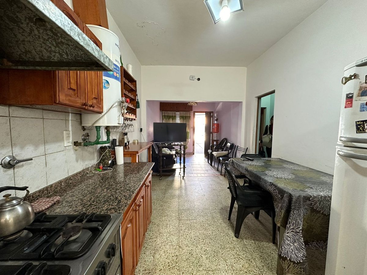 Foto 6 — VENTA CASA 3 AMB. y 2 DEPTOS.  2 AMB. EN EZPELETA