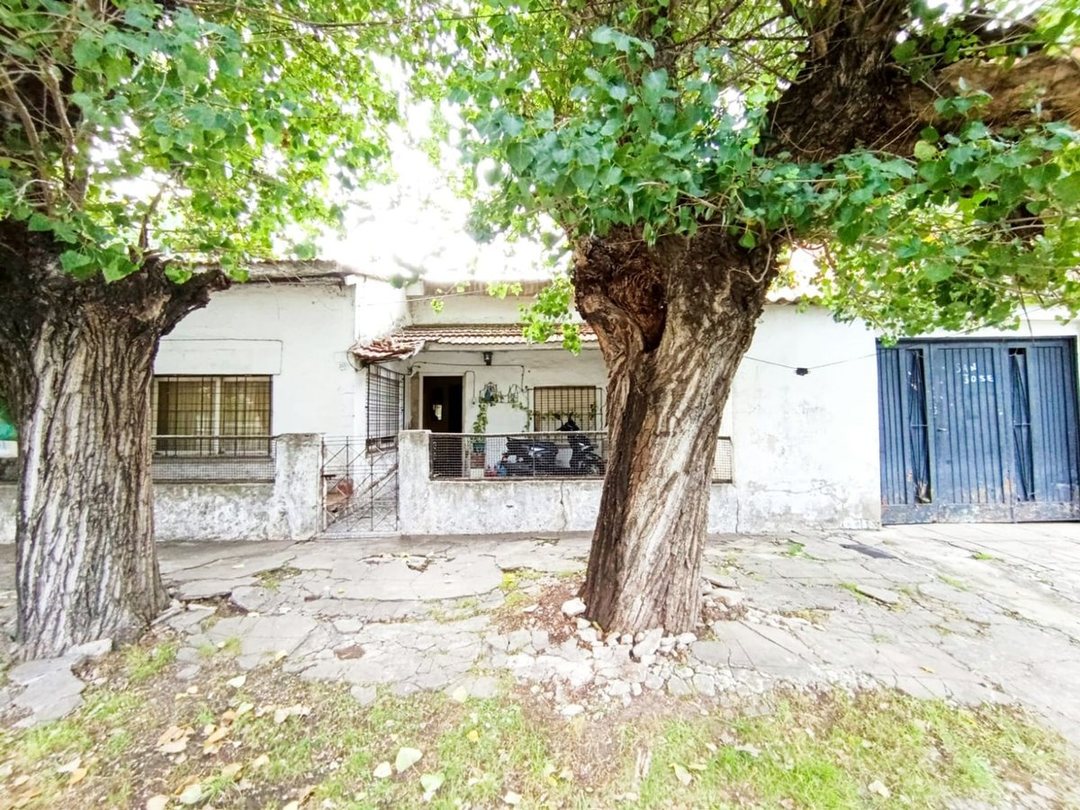 Casa en venta 3 ambientes en Monseñor Tomás Solari 2100, Moron, Moron, Buenos Aires