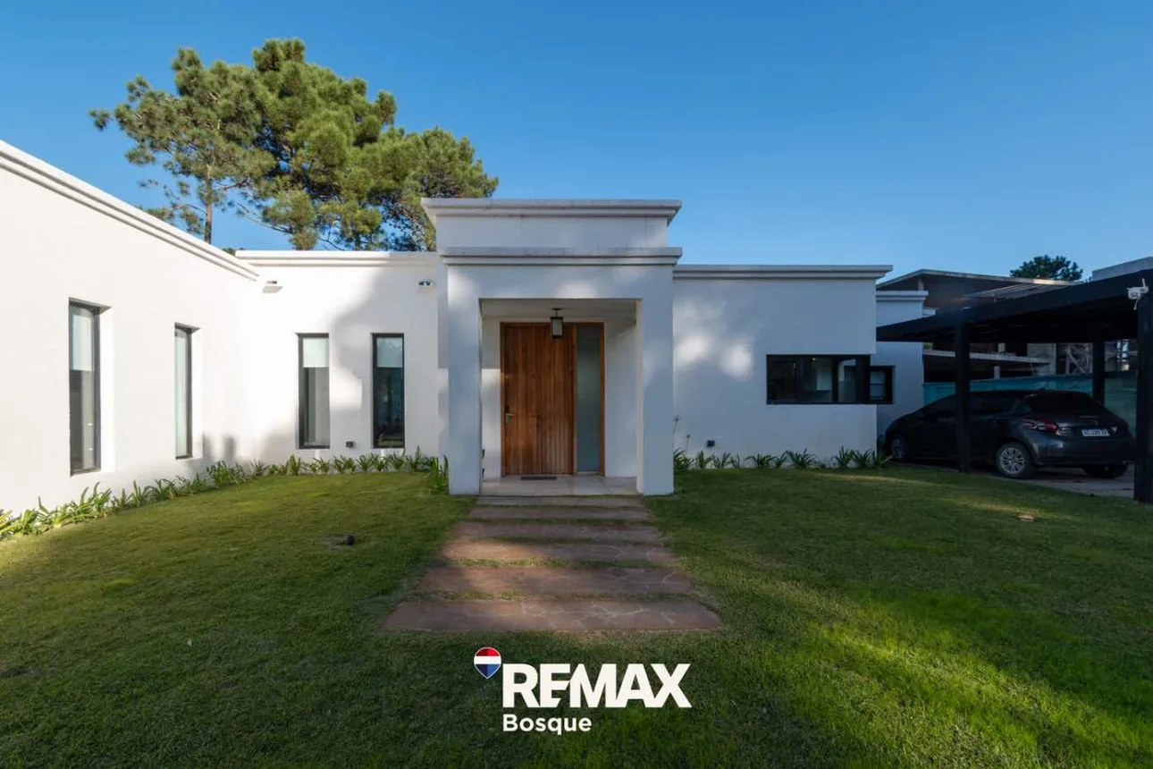 Casa en venta en Pinamar, foto 2